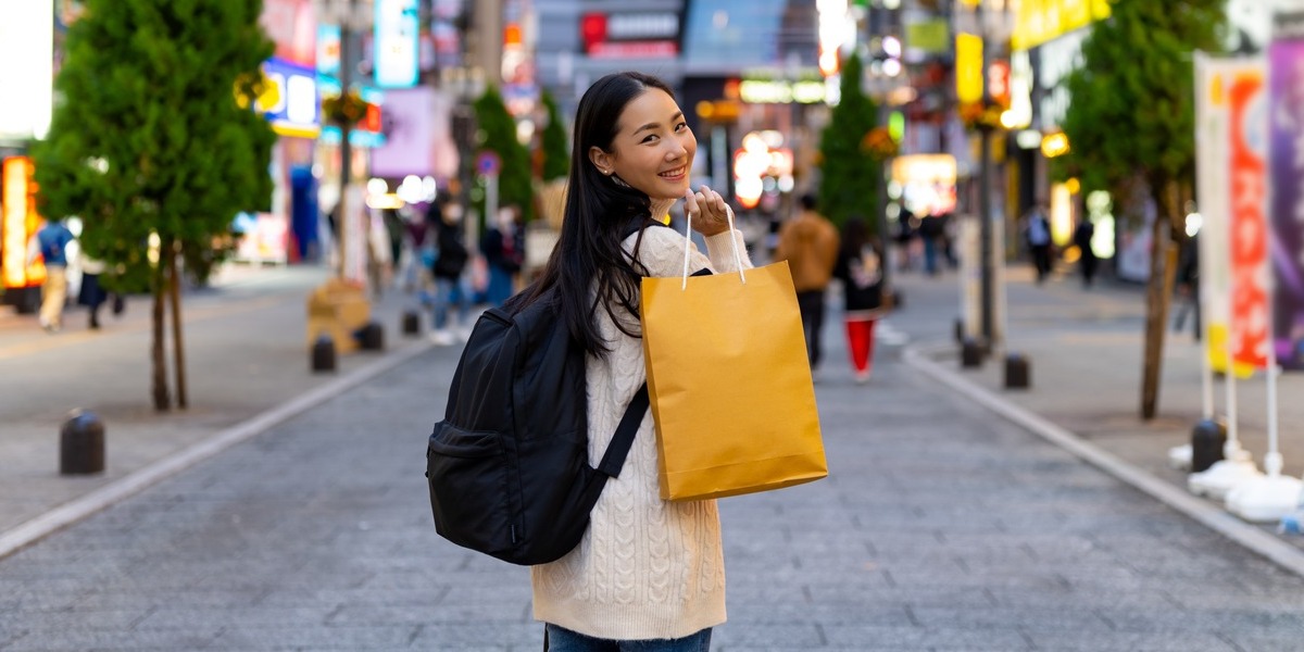 The Travel Benefits of a Credit Card for Millennials Who Like Traveling Abroad